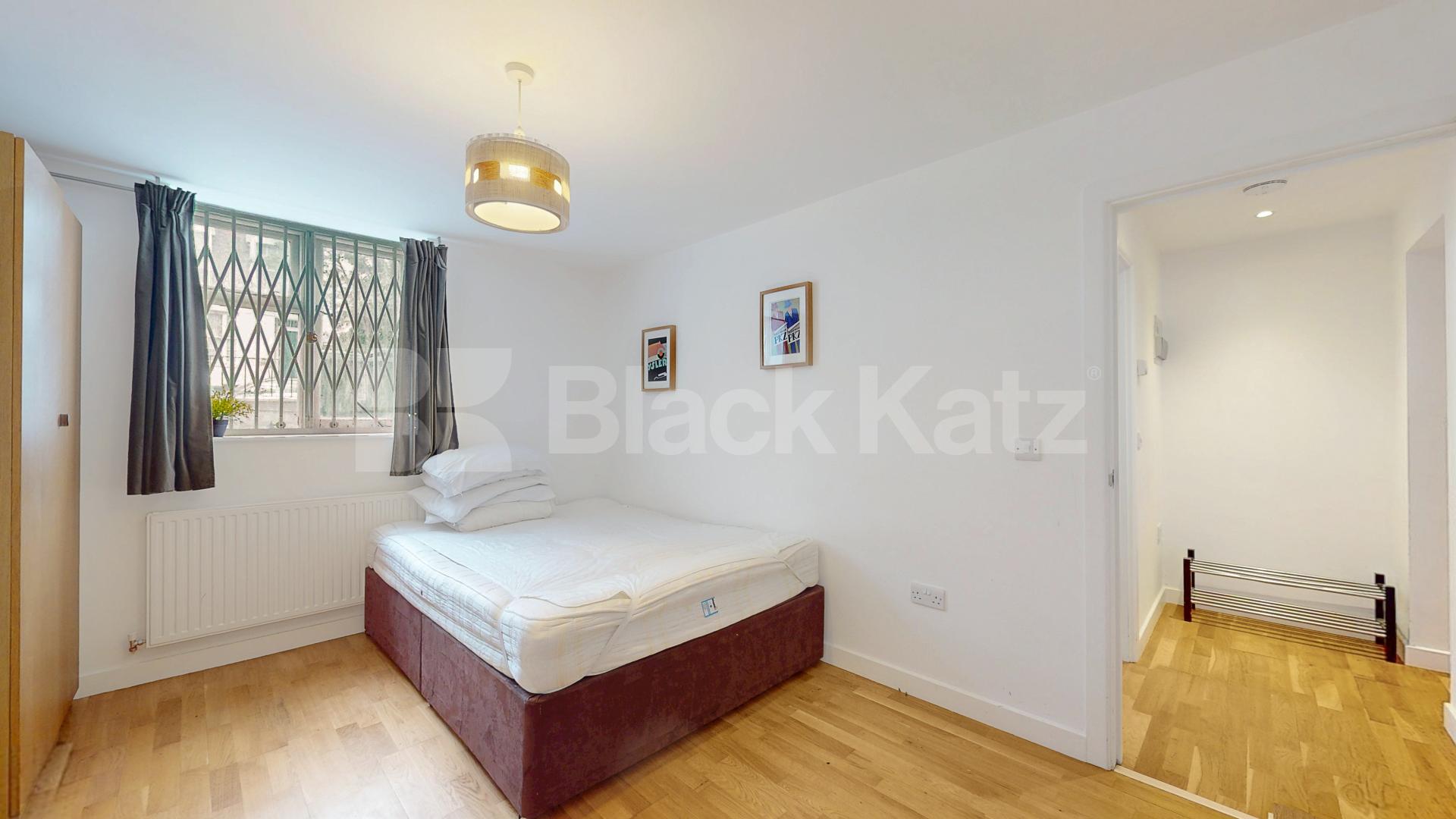 Refurbished Refurbished Two Bedroom Flat in Elegant Period Conversion Rochester Road, Camden